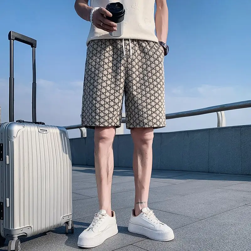 High-end értelemben rövidnadrág férfi nyári vékony alkalmi nadrág új közép-nadrág divatos sport nadrág